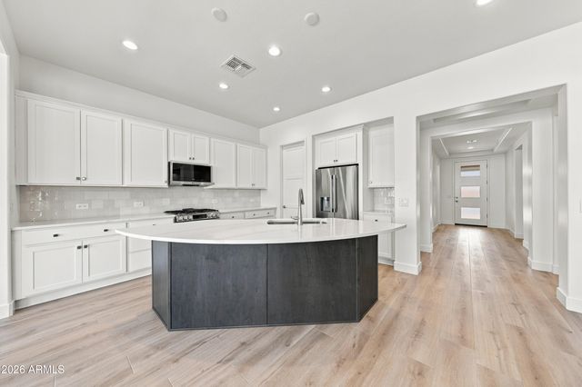 16672 W FAIRMOUNT Avenue, Goodyear, AZ 85395