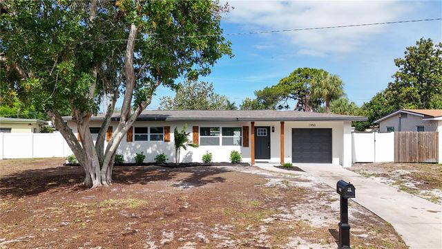 1950 75TH STREET N, St Petersburg, FL 33710