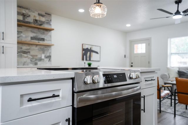 1950 75TH STREET N, St Petersburg, FL 33710