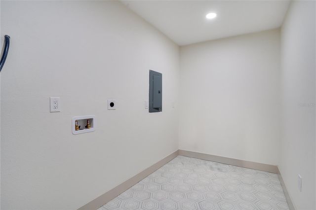 1950 75TH STREET N, St Petersburg, FL 33710