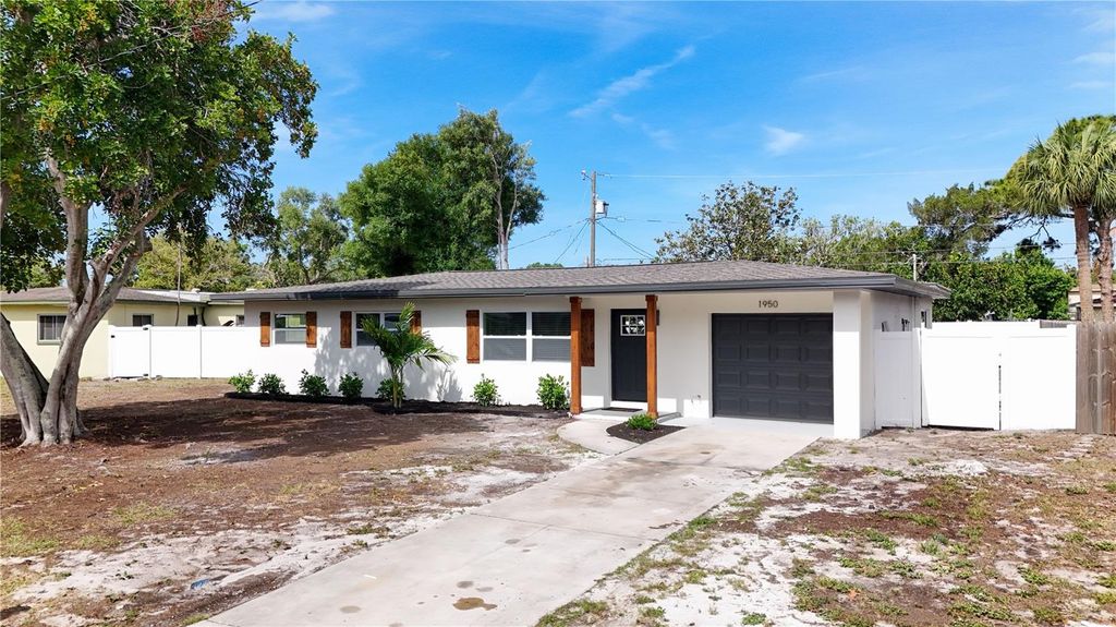 1950 75TH STREET N, St Petersburg, FL 33710