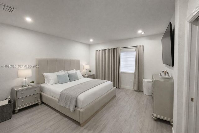 7031 SW 165th Ave, Miami, FL 33193