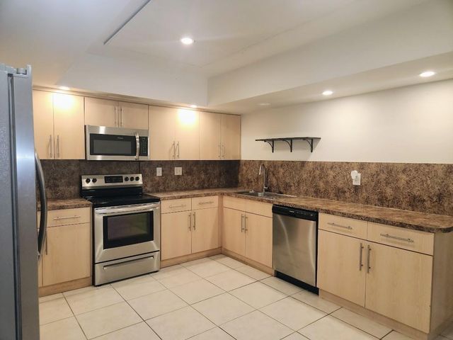 2940 NE 19th Terrace South Side, Lighthouse Point, FL 33064