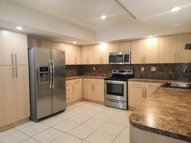 2940 NE 19th Terrace South Side, Lighthouse Point, FL 33064