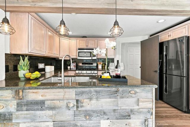 21477 Old Mine Road, Los Gatos, CA 95033