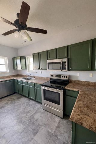 55699 E 31st Avenue, Strasburg, CO 80136