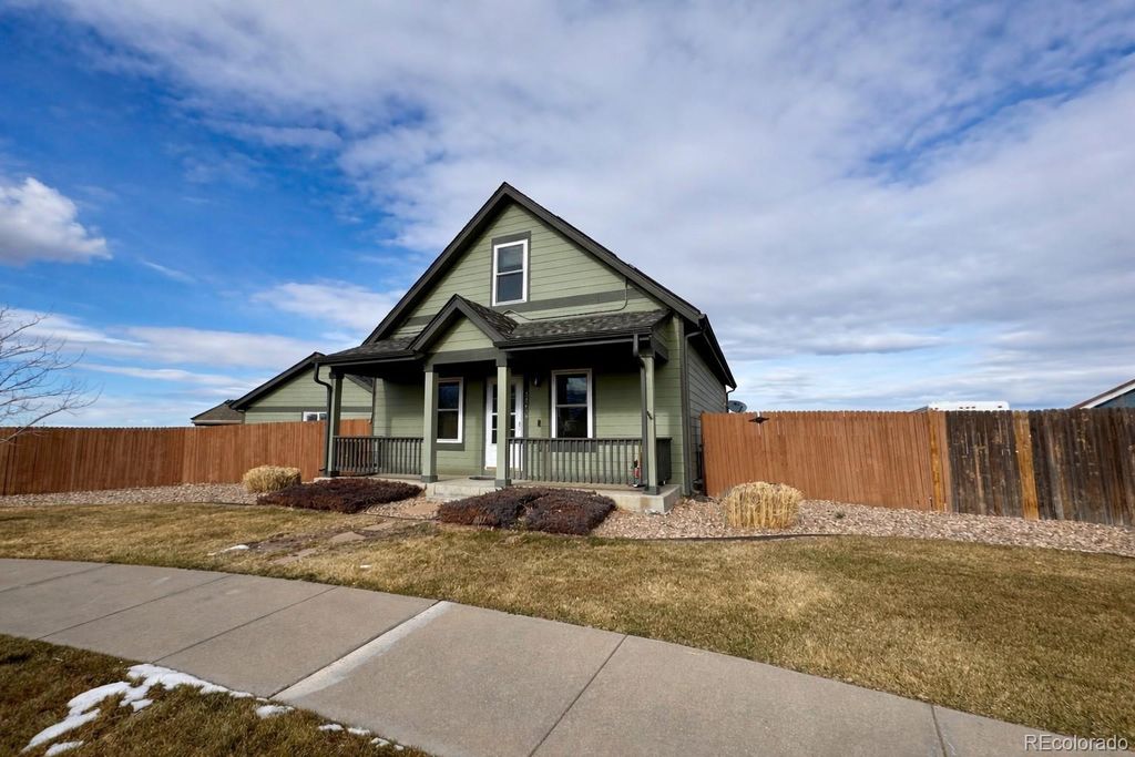 55699 E 31st Avenue, Strasburg, CO 80136