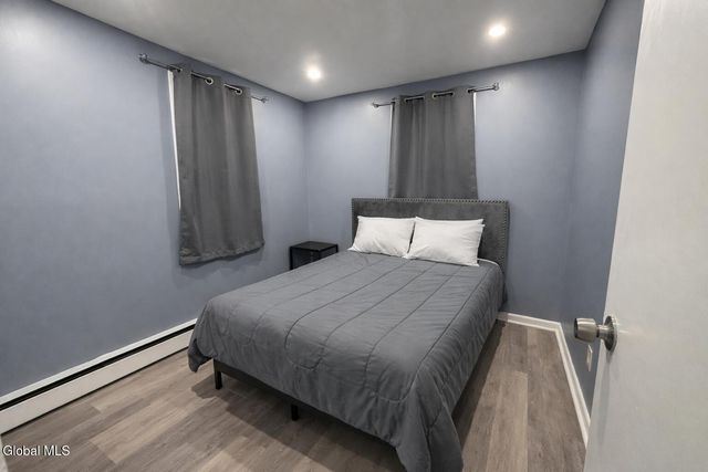 17 Landon Terrace, Schenectady, NY 12308