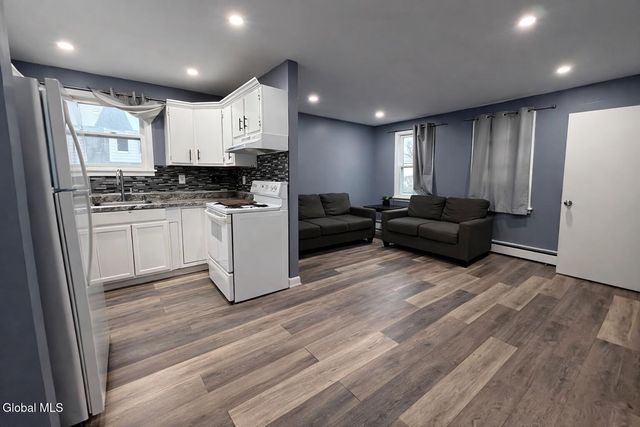 17 Landon Terrace, Schenectady, NY 12308