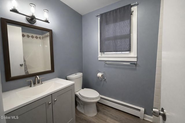 17 Landon Terrace, Schenectady, NY 12308