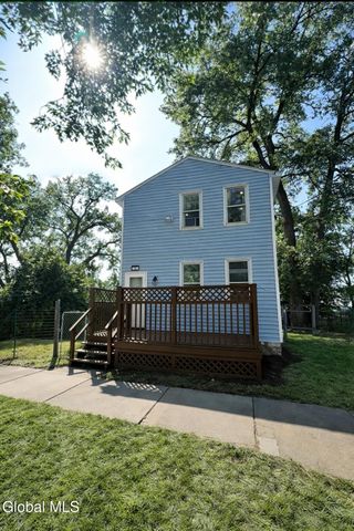 17 Landon Terrace, Schenectady, NY 12308