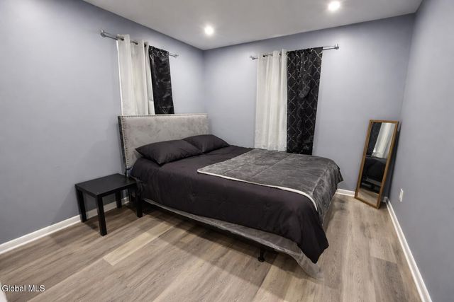 17 Landon Terrace, Schenectady, NY 12308