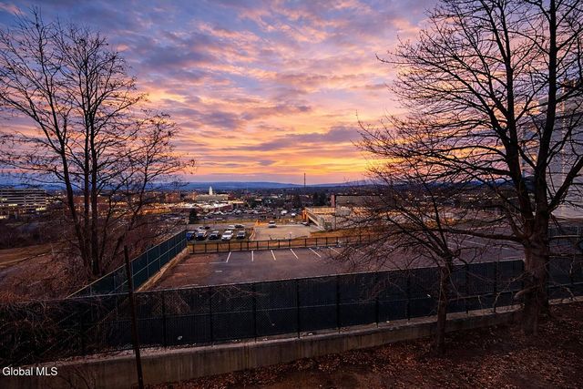 17 Landon Terrace, Schenectady, NY 12308