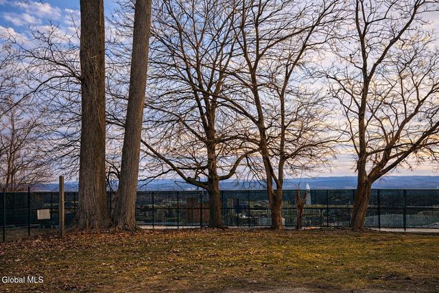 17 Landon Terrace, Schenectady, NY 12308