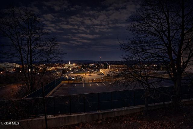 17 Landon Terrace, Schenectady, NY 12308