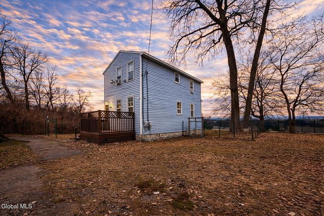 17 Landon Terrace, Schenectady, NY 12308