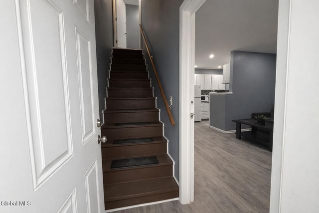 17 Landon Terrace, Schenectady, NY 12308