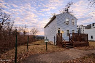 17 Landon Terrace, Schenectady, NY 12308