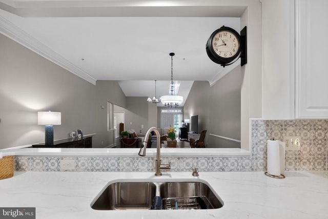 330 COLONY POINT PL, Edgewater, MD 21037