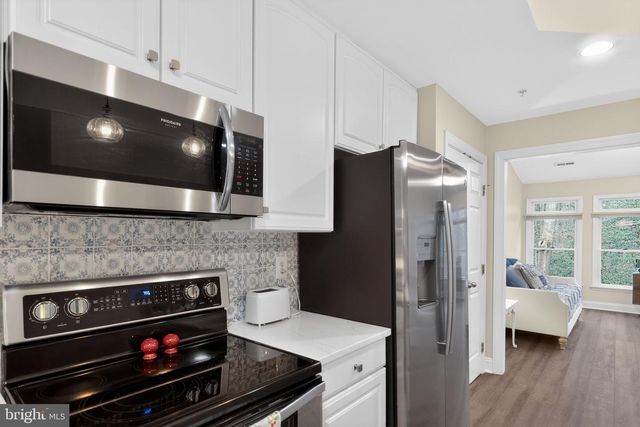 330 COLONY POINT PL, Edgewater, MD 21037
