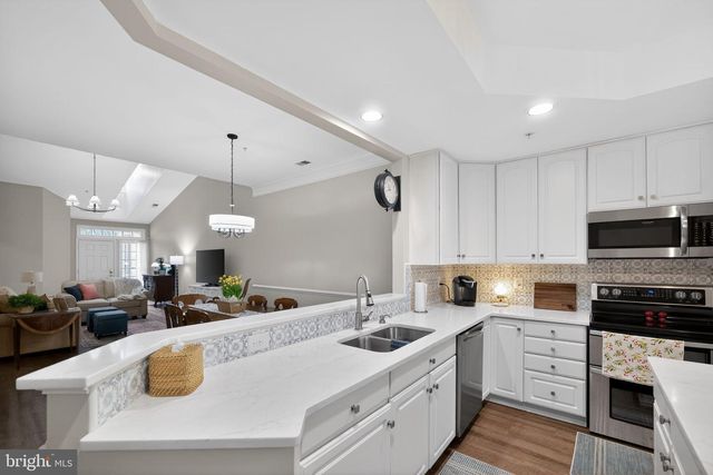 330 COLONY POINT PL, Edgewater, MD 21037
