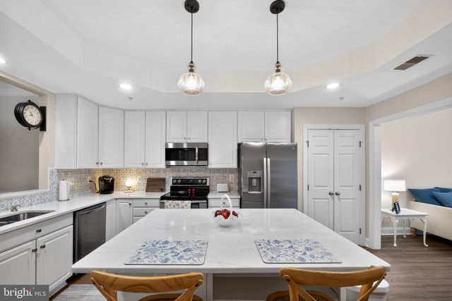 330 COLONY POINT PL, Edgewater, MD 21037