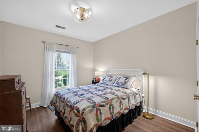 330 COLONY POINT PL, Edgewater, MD 21037