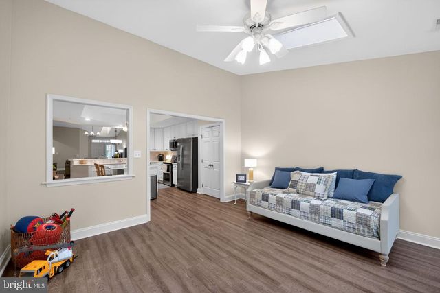 330 COLONY POINT PL, Edgewater, MD 21037