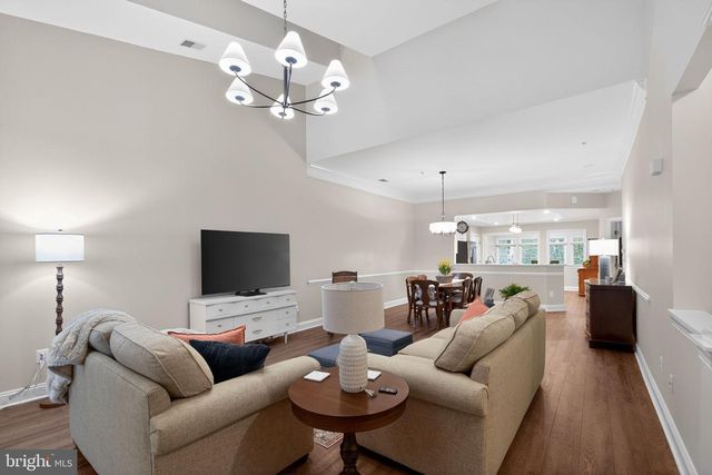 330 COLONY POINT PL, Edgewater, MD 21037