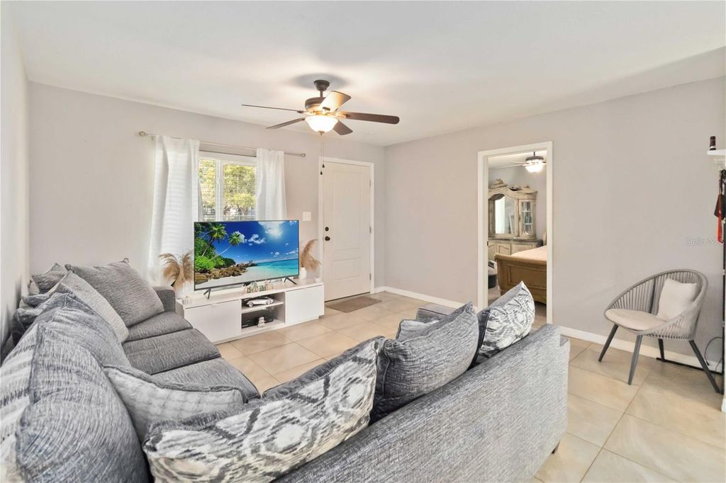 Image 5 of property listing at 1187 POPPY AVENUE, Orlando, FL 32811