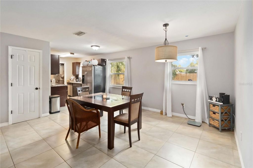 Image 10 of property listing at 1187 POPPY AVENUE, Orlando, FL 32811