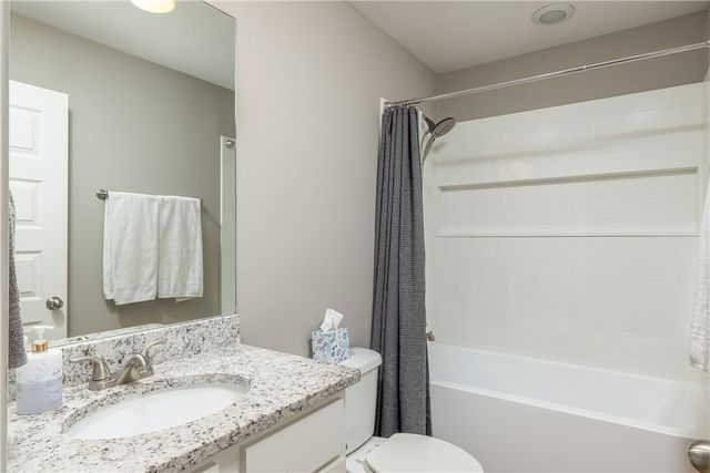 4360 E Balboa Street, Fayetteville, AR 72701