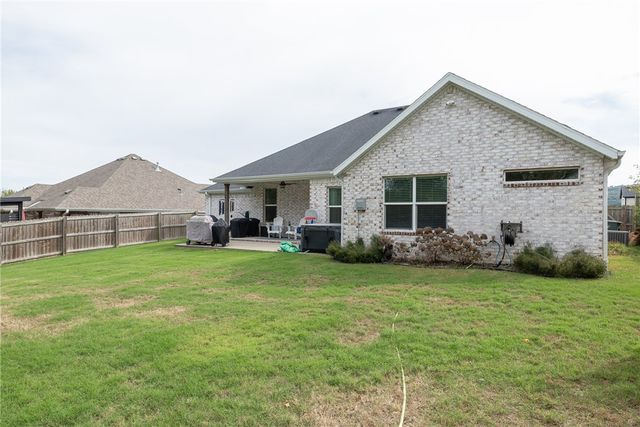 4360 E Balboa Street, Fayetteville, AR 72701