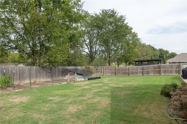 4360 E Balboa Street, Fayetteville, AR 72701