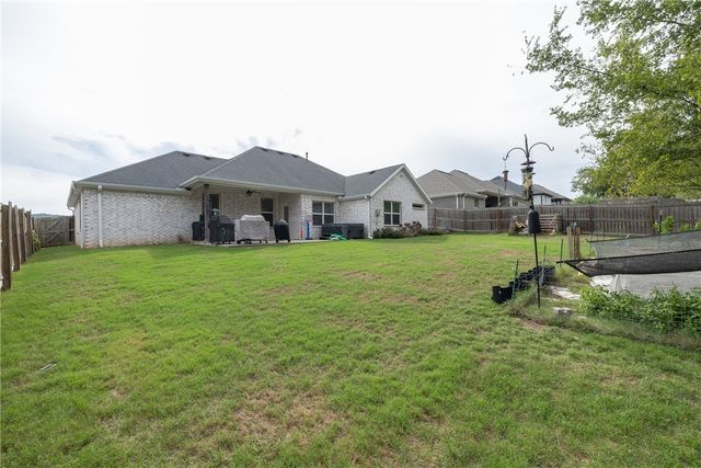 4360 E Balboa Street, Fayetteville, AR 72701
