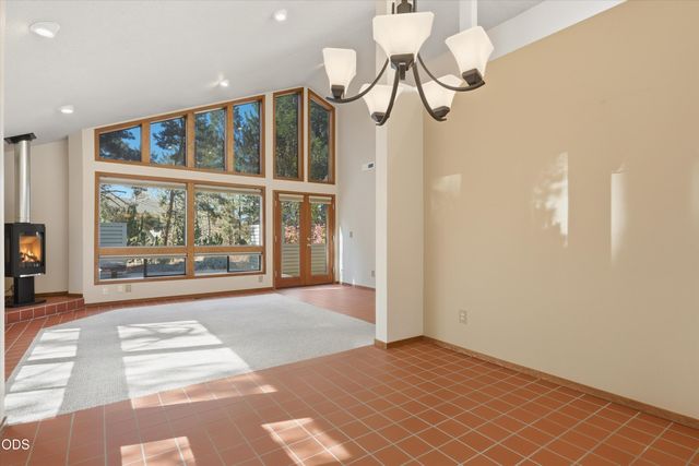 19466 Sunshine Way, Bend, OR 97702