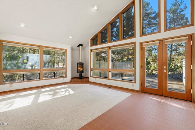 19466 Sunshine Way, Bend, OR 97702