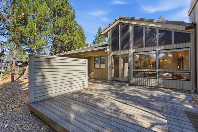19466 Sunshine Way, Bend, OR 97702