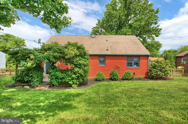 4953 BERKLEY ST, Harrisburg, PA 17109