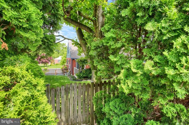 4953 BERKLEY ST, Harrisburg, PA 17109