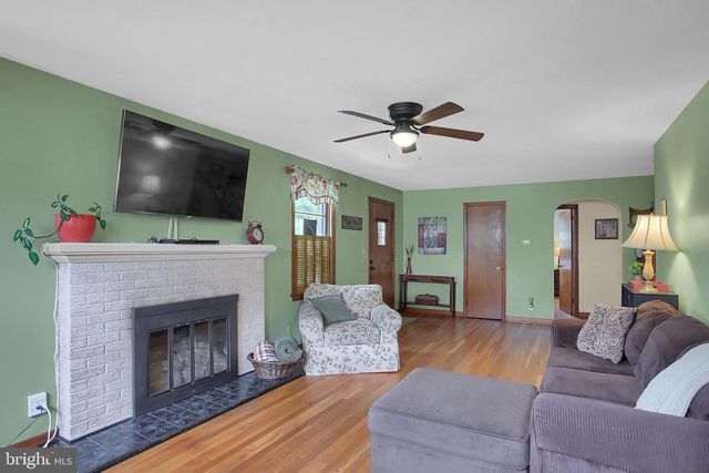 4953 BERKLEY ST, Harrisburg, PA 17109
