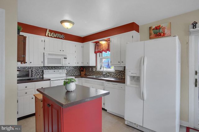 4953 BERKLEY ST, Harrisburg, PA 17109