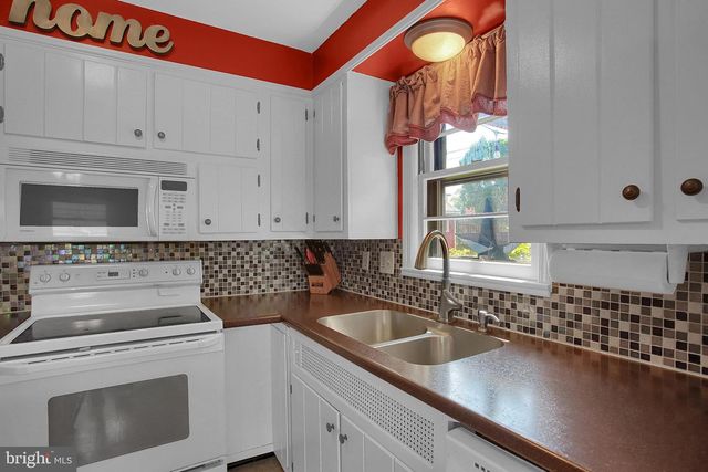 4953 BERKLEY ST, Harrisburg, PA 17109