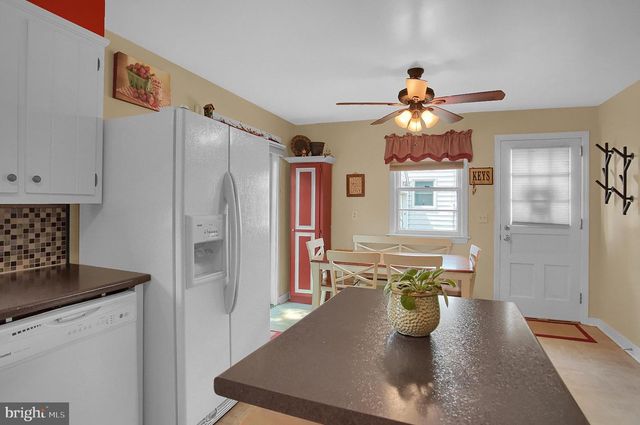 4953 BERKLEY ST, Harrisburg, PA 17109