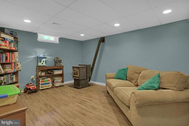 4953 BERKLEY ST, Harrisburg, PA 17109