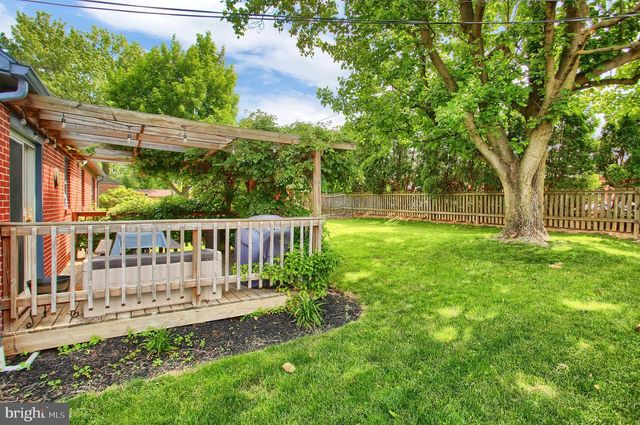 4953 BERKLEY ST, Harrisburg, PA 17109