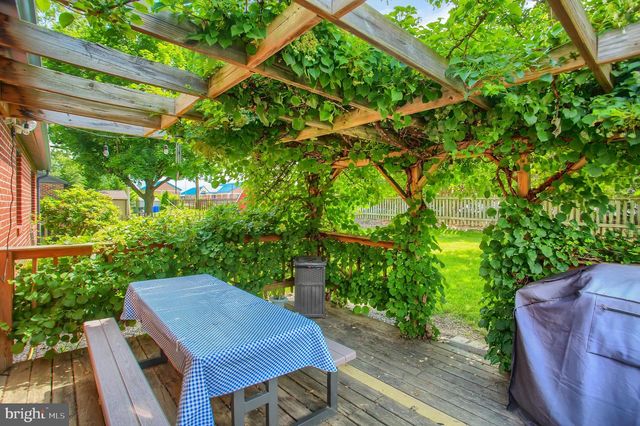 4953 BERKLEY ST, Harrisburg, PA 17109