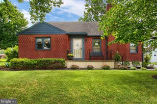 4953 BERKLEY ST, Harrisburg, PA 17109