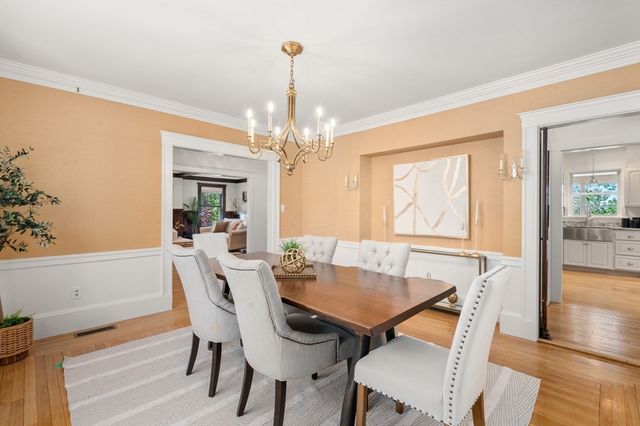 189 Mount Vernon St, Newton, MA 02465