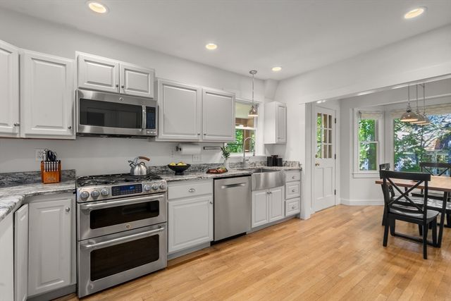 189 Mount Vernon St, Newton, MA 02465